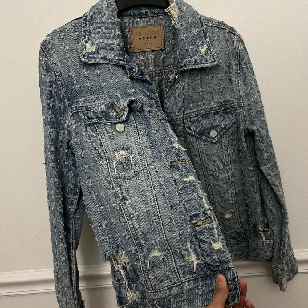 Blank NYC Distressed Denim Trucker Jacket for Women - Size Small - No Flaws - Picture 3 of 7